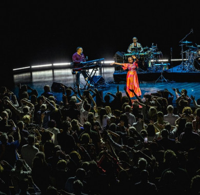 Angélique Kidjo els? magyarországi fellépését egyb?l álló ováció kísérte! (Fotó: Csibi Szilvia) #MüpaBudapest #Müpa #Budapest #Hungary #Concerthall