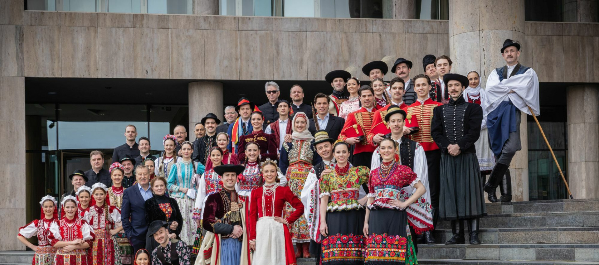 Hungarian National Dance Ensemble: Castles, Warriors, Frontiers - premiere