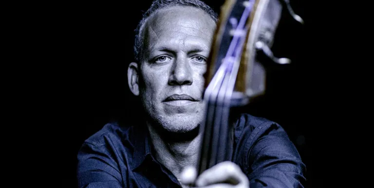 19060_avishai_cohen_trio_171011_01.jpg