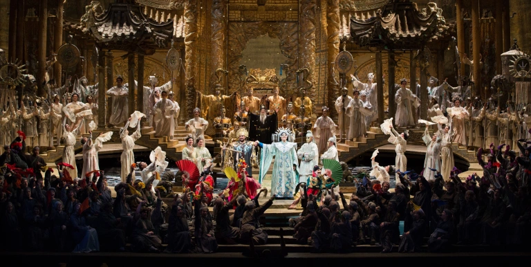 22582_puccini_turandot_met_191012_01.jpg