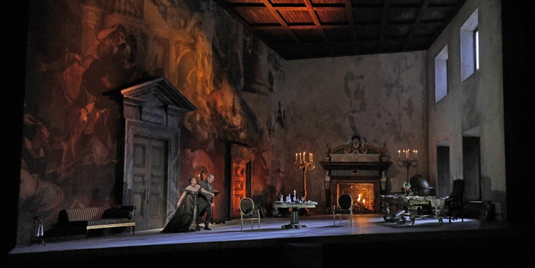 22571_puccini_tosca_met_200411_02.jpg