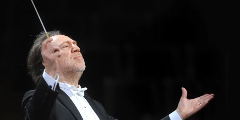 22628_Riccardo_Chailly_es_a_Filharmonica_della_Scala_20210408.jpg