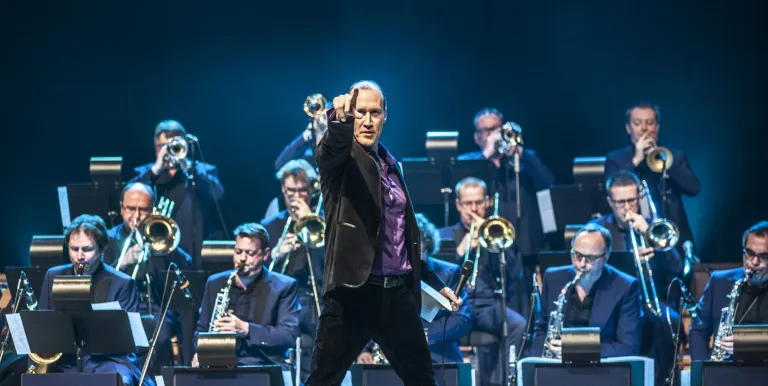 29504_eu_hidak_brussels_jazz_orchestra_and_philip_catherine_bert_joris_david_linx_240916_02.jpg
