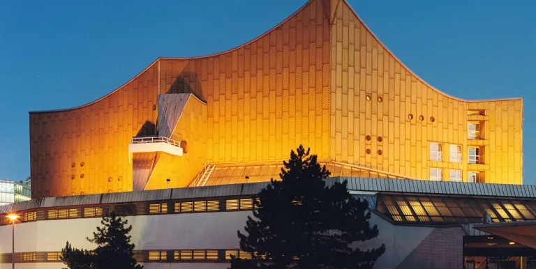 Berlin_PhilharmonieBerlincSchirmer.jpg