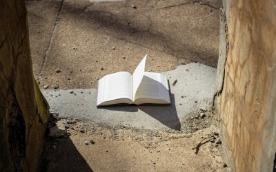 book-jen-dries-unsplash.jpg