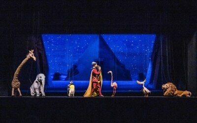 Tamino__animals_Salzburger_Marionettentheater_photo_George_Kaulfersch.jpg