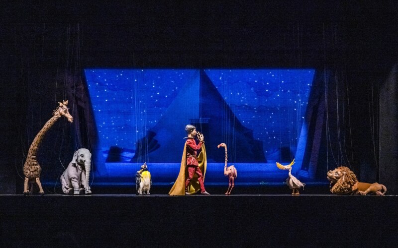 Tamino__animals_Salzburger_Marionettentheater_photo_George_Kaulfersch.jpg