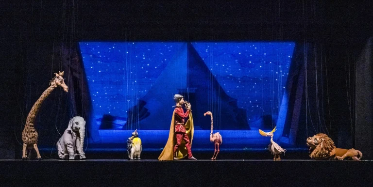 Tamino__animals_Salzburger_Marionettentheater_photo_George_Kaulfersch.jpg