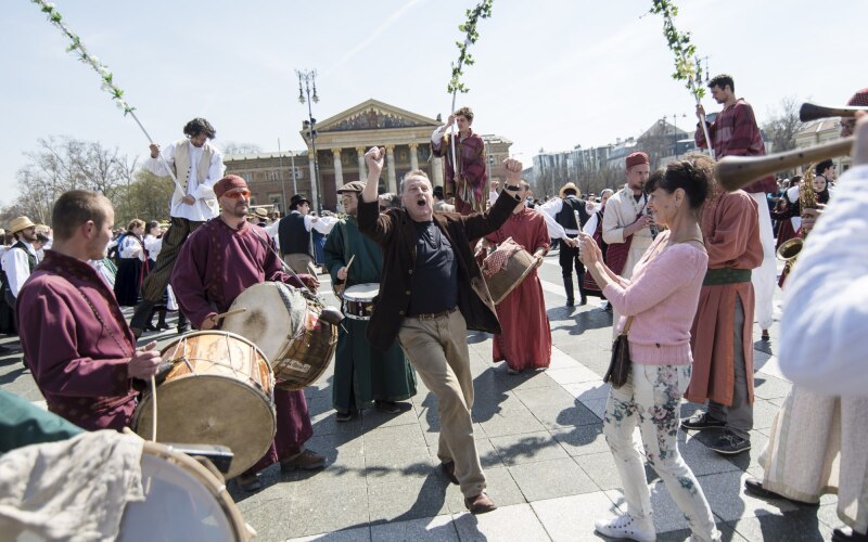 150411_Tavaszkoszonto_Promenad_Andrassy_HB_BTF_MUPA_210838.jpg