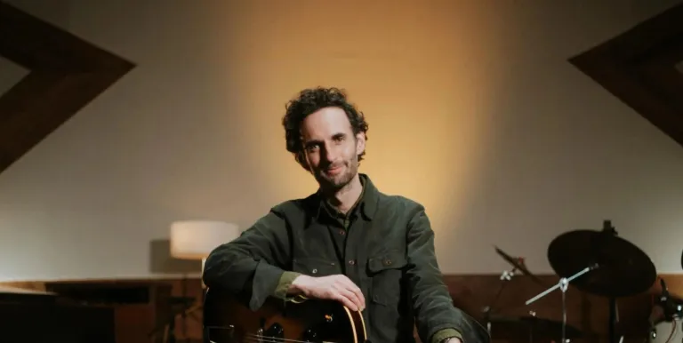 30232_julian_lage_270213_01.jpg