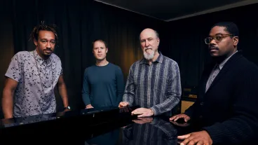 30235_jazzlegendak_john_scofield_combo_75_270307_01.jpg