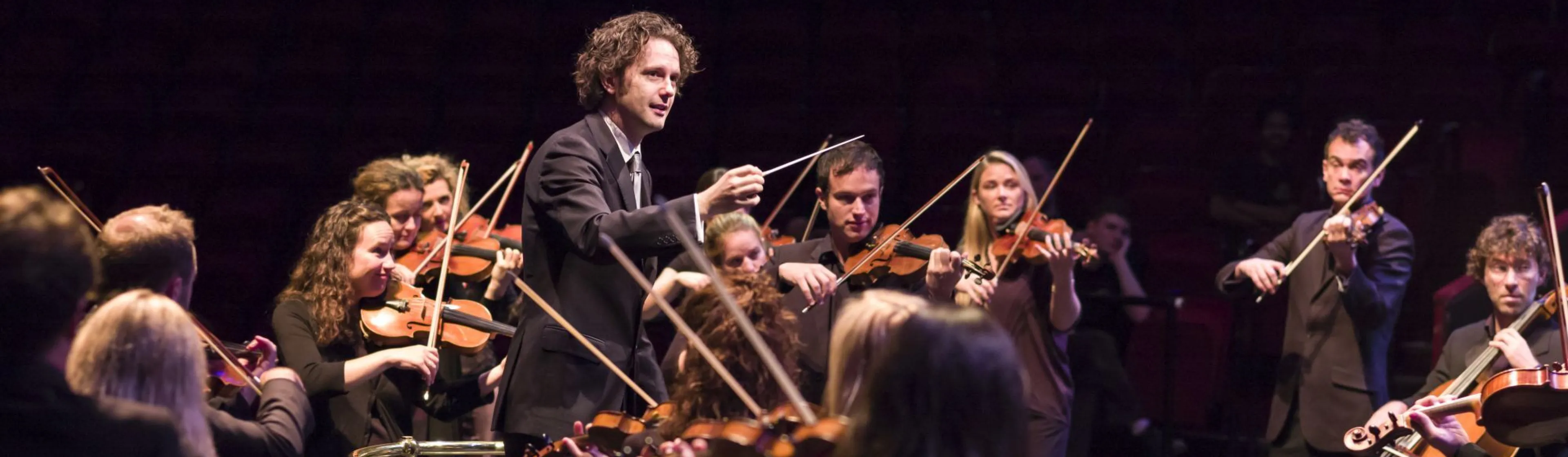 31069_aurora_orchestra_a_kepzelet_hataran_270411_01.jpg