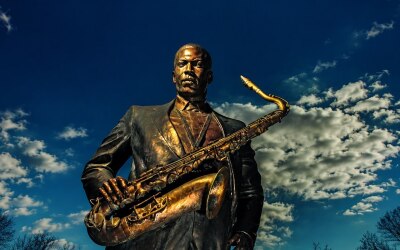 Jazz_Coltrane_Coltrane-Bronze-Statue__JerryWolford-ScottMuthersbaugh.jpg