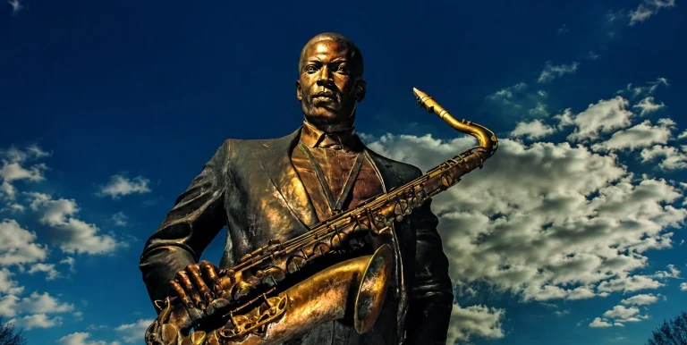 Jazz_Coltrane_Coltrane-Bronze-Statue__JerryWolford-ScottMuthersbaugh.jpg