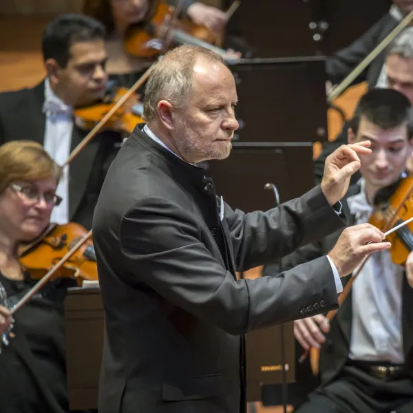 14343_tomasz_daroch_es_a_kodaly_filharmonikusok_debrecen_151115.jpg