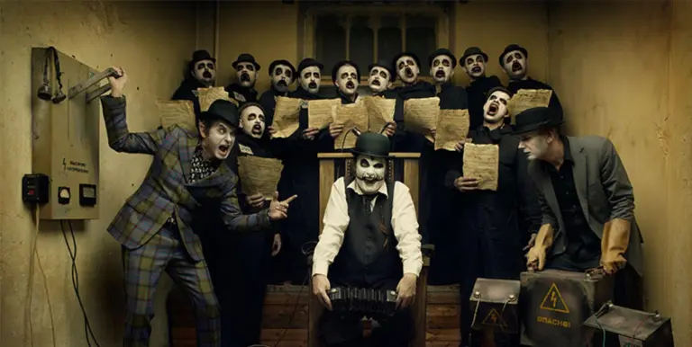 13737_cafe_tigerlillies_141008_01.jpg