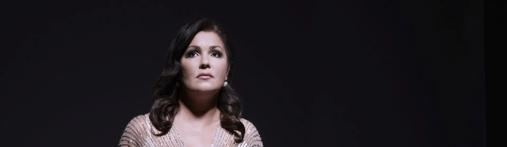 16988_anna_netrebko_160929_01-6.jpg