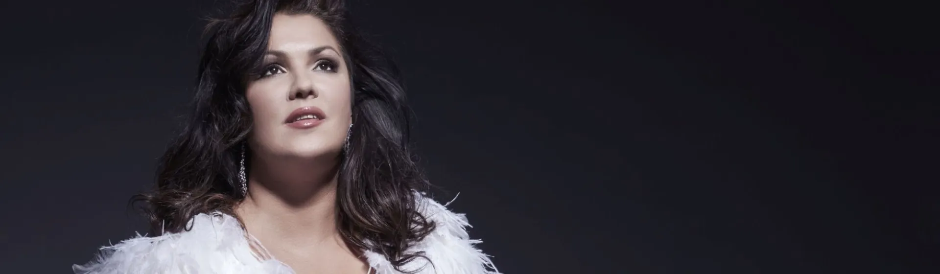 16988_anna_netrebko_160929_02-1.jpg