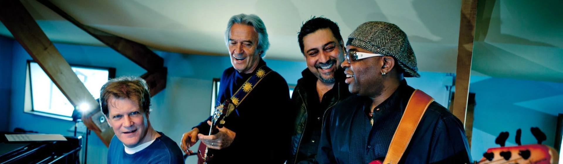 17364_john_mclaughlin_170303_02.jpg