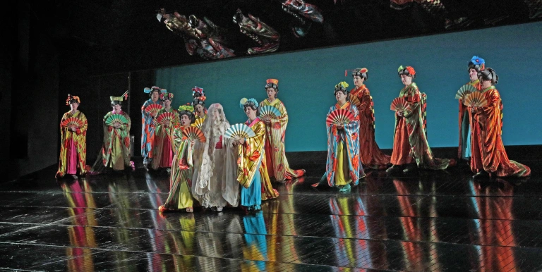 22563_puccini_pillangokiasasszony_met_191109_01-9.jpg