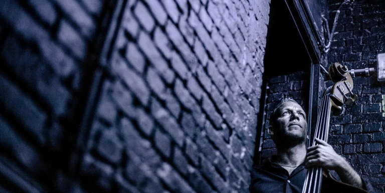 24886_Avishai_Cohen_trio_211208_01.jpg