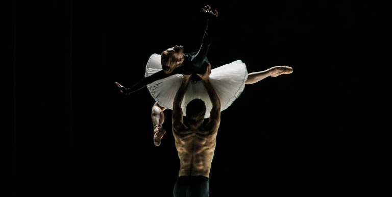 25591_Gyori_Balett_Movements_to_Stravinsky_Mimi_bemutato_211006_01-1.jpg
