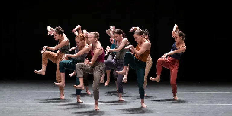 25964_Batsheva_Dance_Company_THREE_220413_01.jpg
