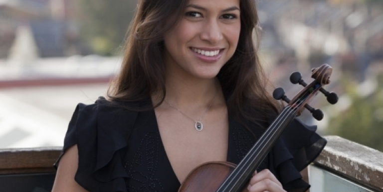 9730_latin-a-javabol-elena-urioste-es-a-mav-szimfonikus-zenekar.jpg