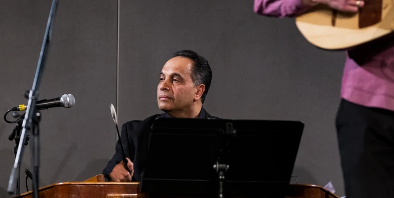 25338_balogh_kalman_es_a_gipsy_cimbalom_band_lemezbemutato_koncertje_221127_01.jpg