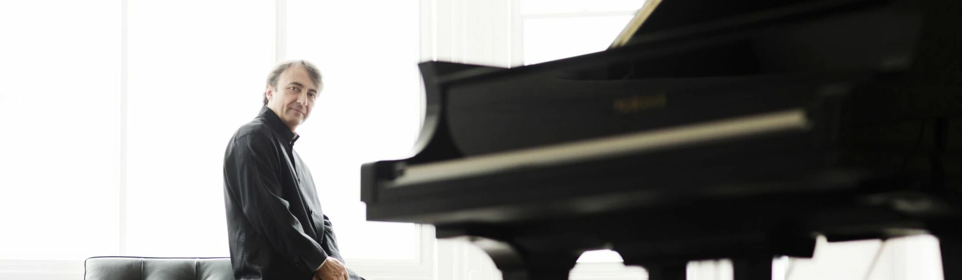 29681_nfz_dohnanyi_bartok_beethoven_jean_efflam_bavouzet_250327_01.jpg