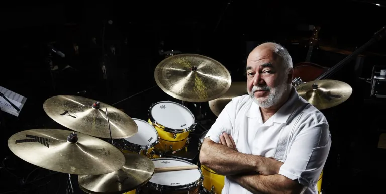 29297_modern_art_orchestra_and_peter_erskine_sherry_williams_a_holnap_sztenderdjei_250313_02.jpg