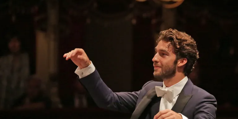 26425_gautier_capucon_riccardo_chailly_es_a_filarmonica_della_scala_250226_05.jpg
