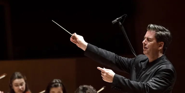 29208_sebastian_weigle_es_a_nemzeti_filharmonikus_zenekar_es_enekkar_251003_02.jpg