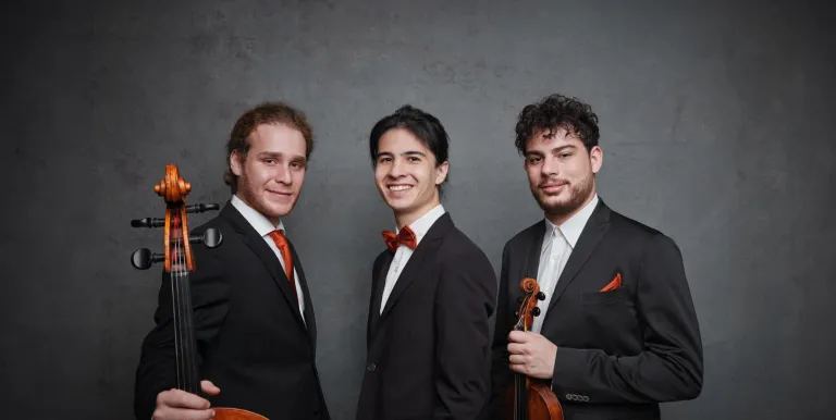 30550_rising_stars_trio_concepti_251115_04.jpg